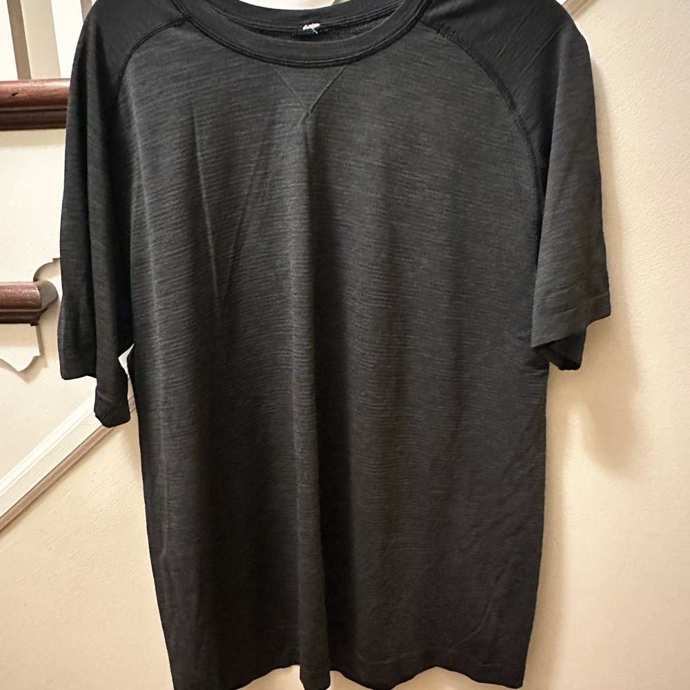 Lululemon Athletica Black Short Sleeve Tee